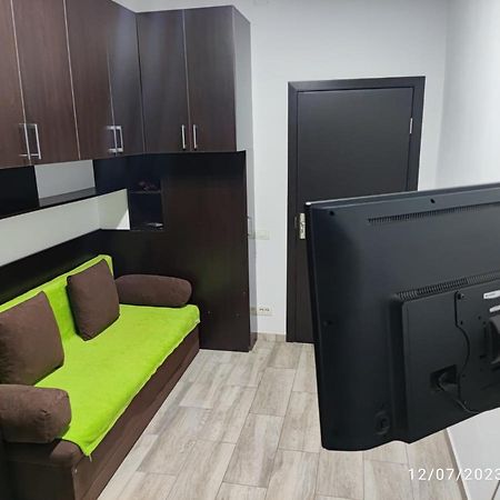Christie'S 2 Central Apartment Bucureşti Exterior foto